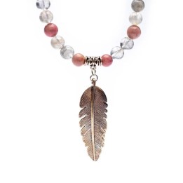 Mala Rhodonite & Quartz gris – 108 perles avec plume