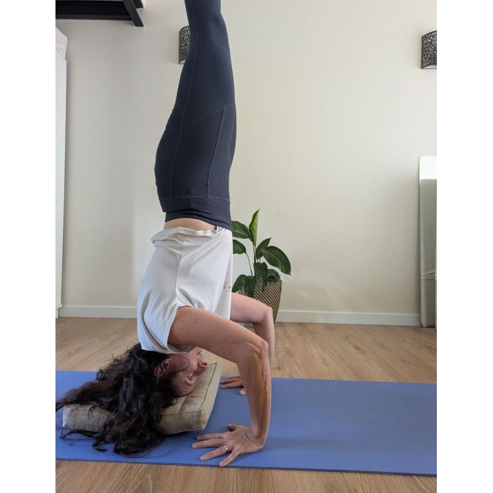 Coussin de yoga pliable sous la tête en tripod headstand
